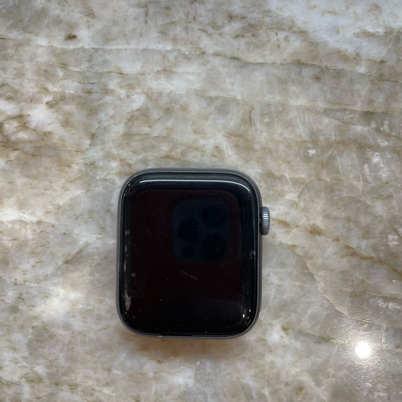 Apple Watch Series 4 Space Gray Aluminum Case 44mm (GPS+Cellular) - Picture 4 of 7